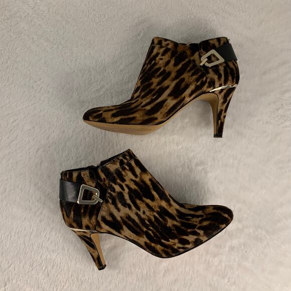Vince Camuto Women's Vernaya Heeled Buckle Dress Booties Size 7.5 - Picture 6 of 9